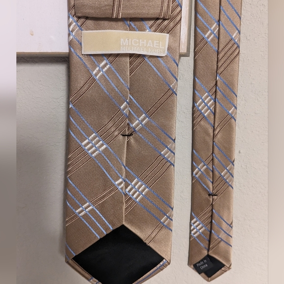 Michael Kors Tie - Picture 2 of 2